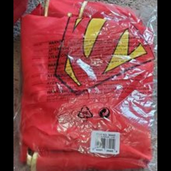 Rubies Costume Co. DC Superheroes Deluxe SuperGirl cape - Picture 2 of 2